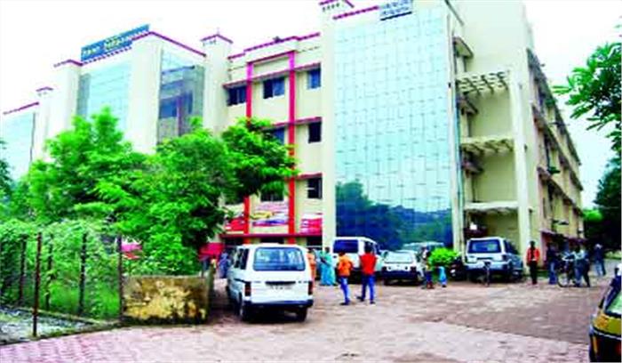 बिलासपुर जिला अस्पताल में अव्यवस्था, खामियों से मरीज हलाकान बिलासपुर जिला अस्पताल में अव्यवस्था, खामियों से मरीज हलाकान