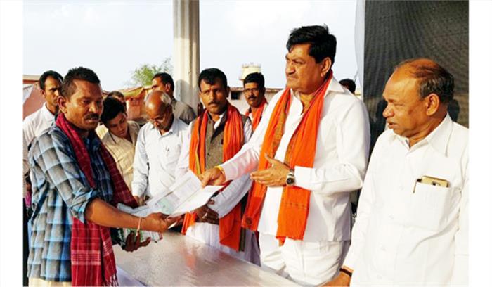 किसानों को आत्मनिर्भर व स्वावलंबी बनाने सरकार संकल्पित- बघेल