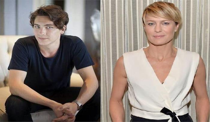 हाउस ऑफ कार्डस के फाइनल सीजन में रॉबिन राइट के साथ दिखेंगे कोडी फर्न