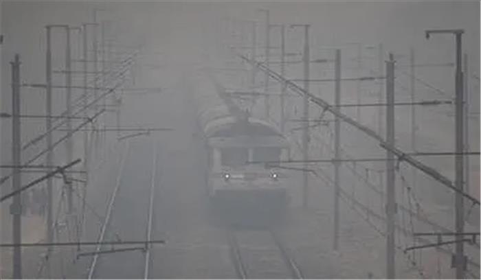 दिल्ली आने वाली 15 ट्रेनें 7 घंटे तक लेट