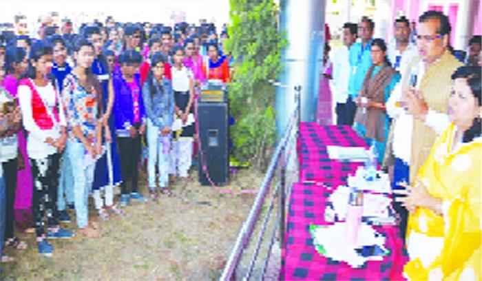 जिले में प्रत्येक तीन माह में रोजगार मेला एवं मुद्रा लोन शिविर आयोजित किए जाएंगे : कलेक्टर