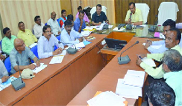 शत-प्रतिशत कृषकों का किसान क्रेडिट कार्ड एवं फसल बीमा कराना सुनिश्चित करें