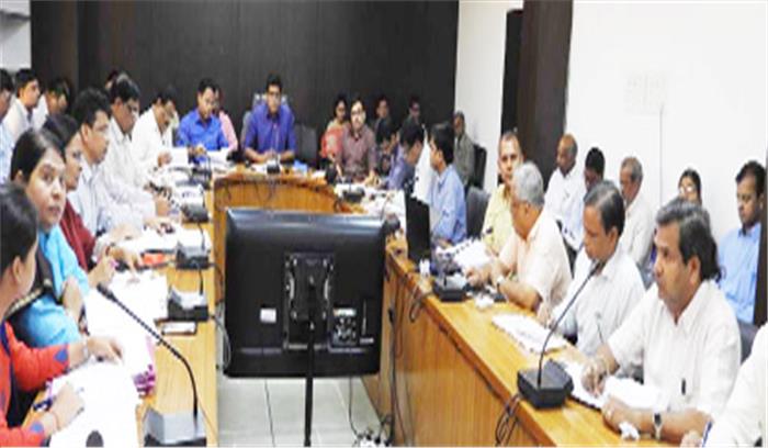 कलेक्टर ने ली समय-सीमा की बैठक