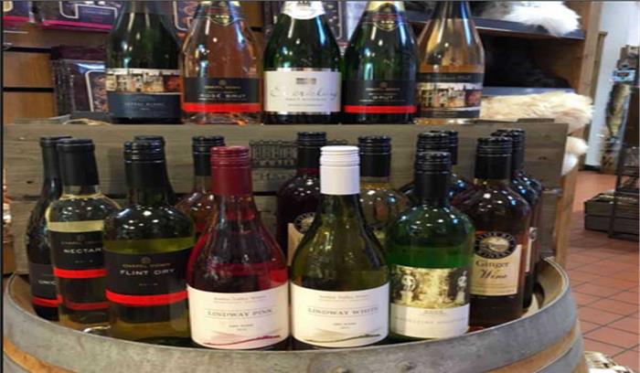 मप्र से लाई जा रही अंग्रेजी शराब पकड़ाई मप्र से लाई जा रही अंग्रेजी शराब पकड़ाई