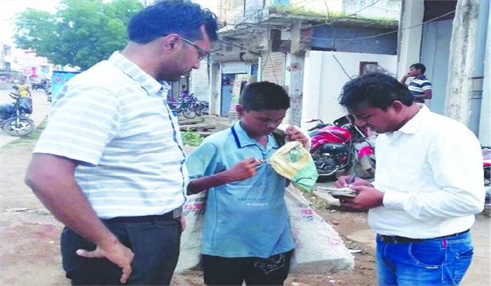 घूमंतू बच्चों का सर्वे कर शिक्षा के प्रति जागरूक करें- कलेक्टर
