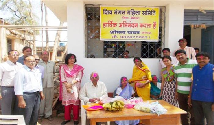 कलेक्टर ने किया वृद्धाश्रम में वृद्धजनों से भेंट