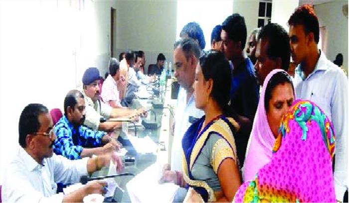 ग्रामीणों ने की मजदूरी दिलाने की मांग