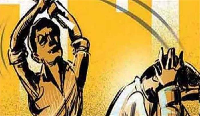 उप्र : छेड़खानी का विरोध करने पर छात्रों ने की शिक्षक की पिटाई उप्र : छेड़खानी का विरोध करने पर छात्रों ने की शिक्षक की पिटाई