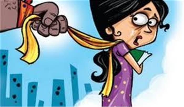 छत्तीसगढ़ :महाविद्यालय में अध्यापन के दौरान छात्रा से छेड़छाड़