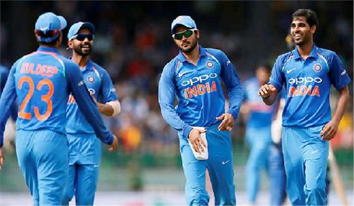 कोलंबो वनडे : भारत को मिला 238 रनों का लक्ष्य