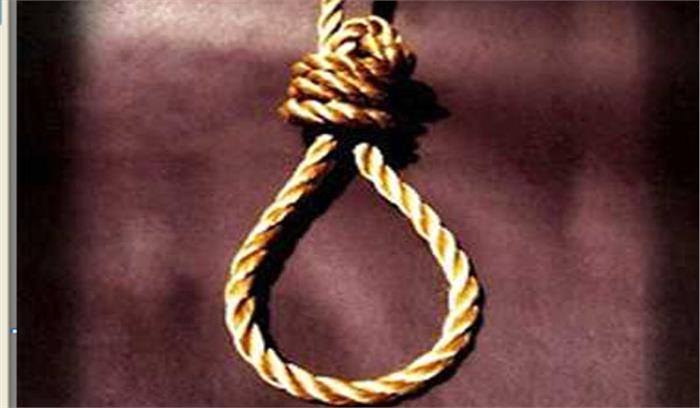 11वीं की छात्रा ने फांसी लगा कर की आत्महत्या