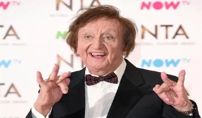 मशहूर कॉमेडियन केन डॉड का 90 वर्ष की आयु में निधन