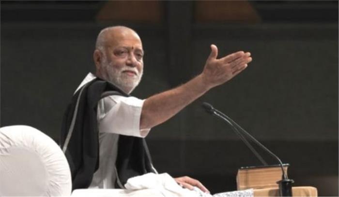 जाने माने राम कथा वाचक मोरारी बापू ने लगवाया कोरोना का टीका