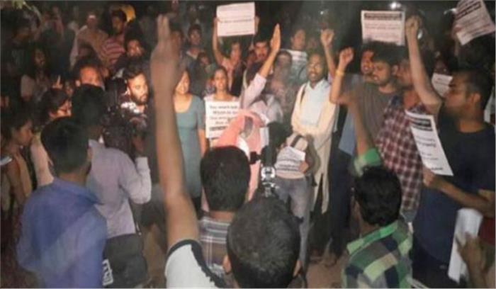 जेएनयू में फिल्म की स्क्रीनिंग को लेकर आपस में भिड़े छात्र संगठन