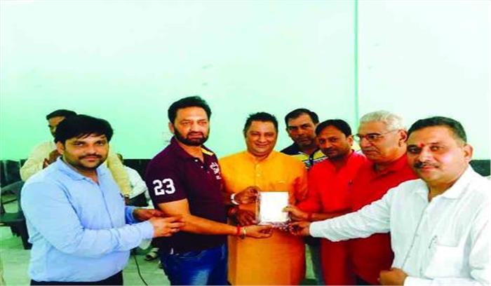 योग विज्ञान एवं सांस्कृतिक समिति ने मनाया दीप मिलन एवं प्रतिभा सम्मान समारोह