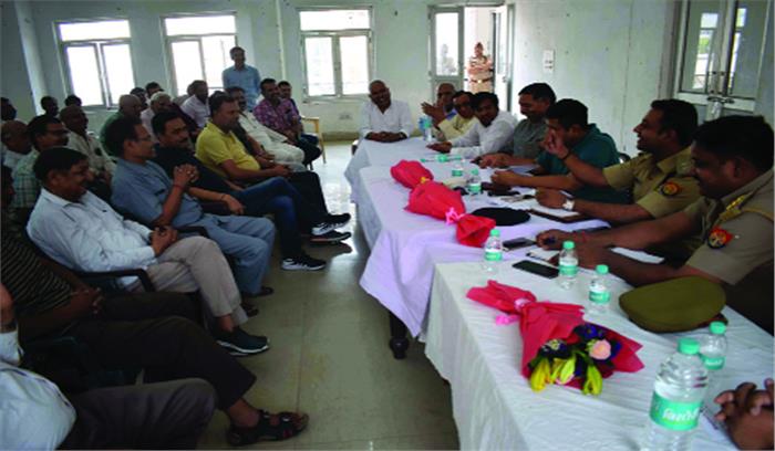 सुरक्षा को लेकर आरडब्ल्यूए और पुलिस के बीच हुई बैठक