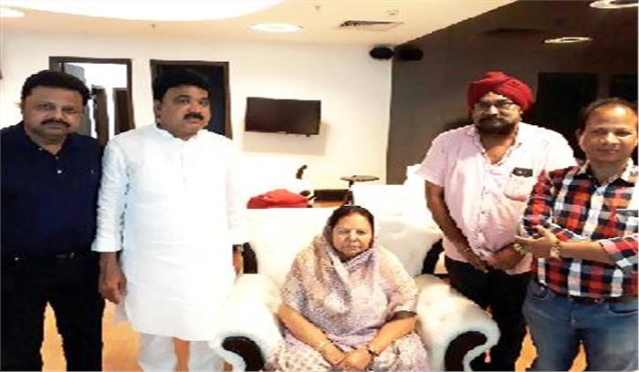 कांग्रेस कार्य समिति सदस्य का किया स्वागत