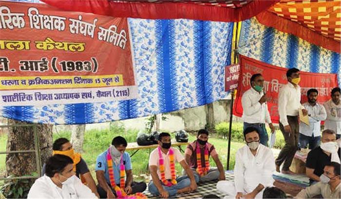 बर्खास्त पीटीआई अध्यापकों को कानून बनाकर बहाल करे खट्टर सरकार : सुरजेवाला