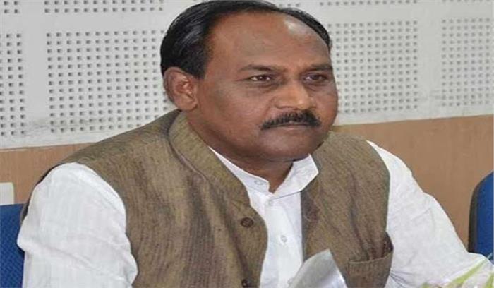 कांग्रेस विधायक माखनलाल जाटव हत्याकांड में न्यायालय में पेश नहीं हुए मंत्री लाल सिंह आर्य कांग्रेस विधायक माखनलाल जाटव हत्याकांड में न्यायालय में पेश नहीं हुए मंत्री लाल सिंह आर्य