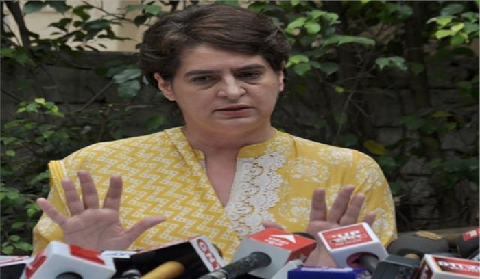 कांग्रेस को यूपी के मुश्किल मैदान में प्रियंका के महिला कार्ड पर है भरोसा