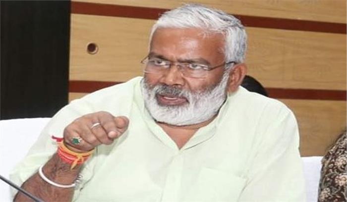 कांग्रेस ने देश लूटा, सपा ने यूपी को किया कंगाल : स्वतंत्रदेव कांग्रेस ने देश लूटा, सपा ने यूपी को किया कंगाल : स्वतंत्रदेव