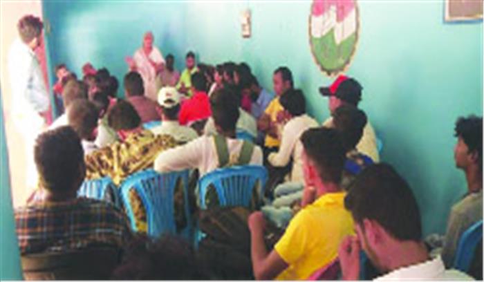 कांग्रेस प्रत्याशी करुणा शुक्ला ने ली सभी विंगों की बैठक