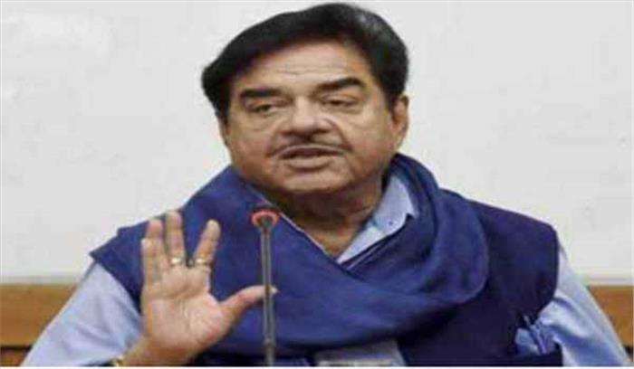 शत्रुघ्न सिन्हा ने सांप्रदायिक रंग न देने की पीएम मोदी से अपील की