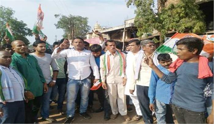 गौशालाओं में गायों की मौत पर कांग्रेस की रैली