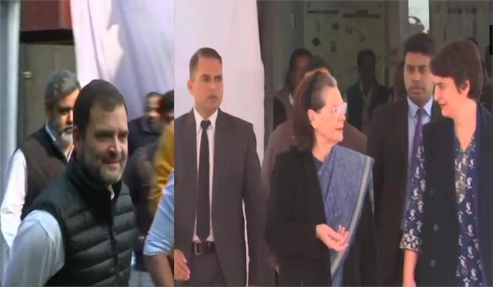 दिल्ली चुनाव : सोनिया, मनमोहन और राहुल ने मतदान किया
