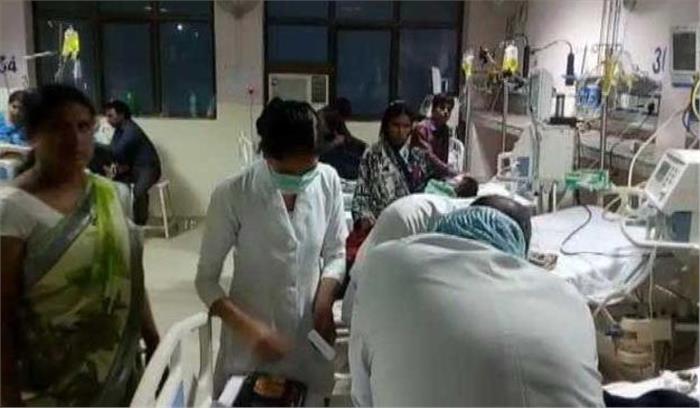 गोरखपुर में 60 से ज्यादा बच्चों की मौत, योगी सरकार की कड़ी निंदा 