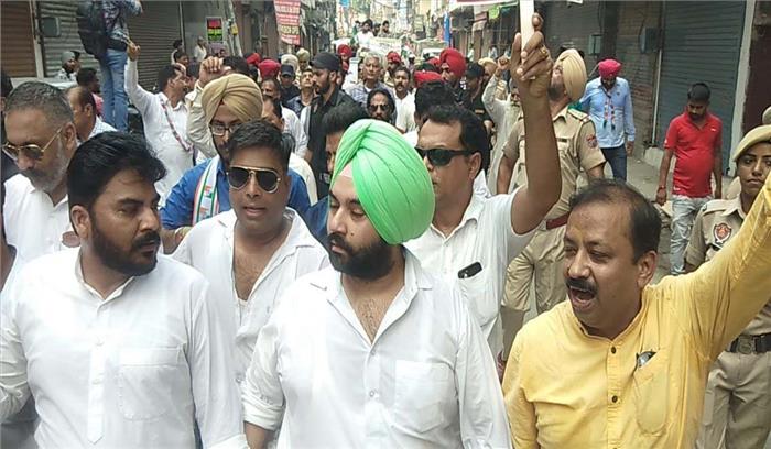 भारत बंद: कांग्रेस नेताओं का पूरे पंजाब में विरोध-प्रदर्शन