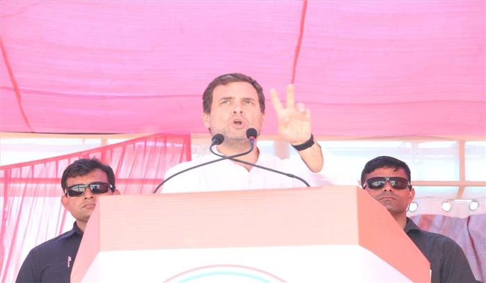 राहुल गांधी ने कहा- मोदी दो हिंदुस्तान बनाने की कोशिश में इसमें अमीर लोग ही सपने देख सकते
