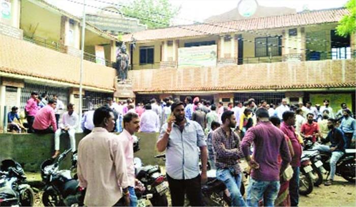 अनोखे अंदाज में कार्यकर्ताओं को रिचार्ज किया शक्ति सिंह ने