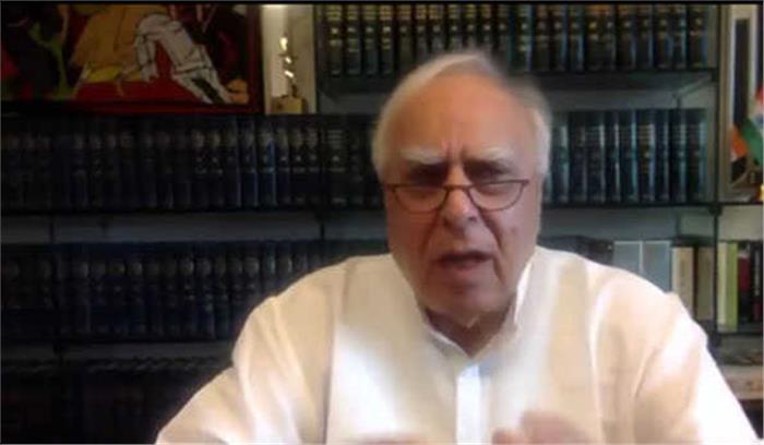 तेल से मिले लाभ को जनता में बांटे सरकार: कांग्रेस