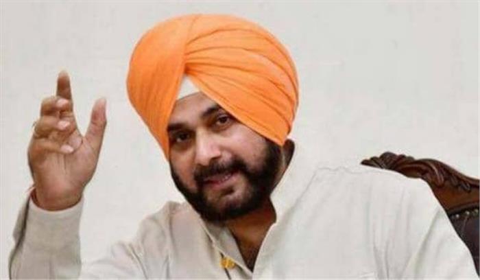 मोदी ने सरकारी कंपनियों का हक छिना, निजी क्षेत्र काे पहुंचाया लाभ : सिद्धू ​​​​​​​