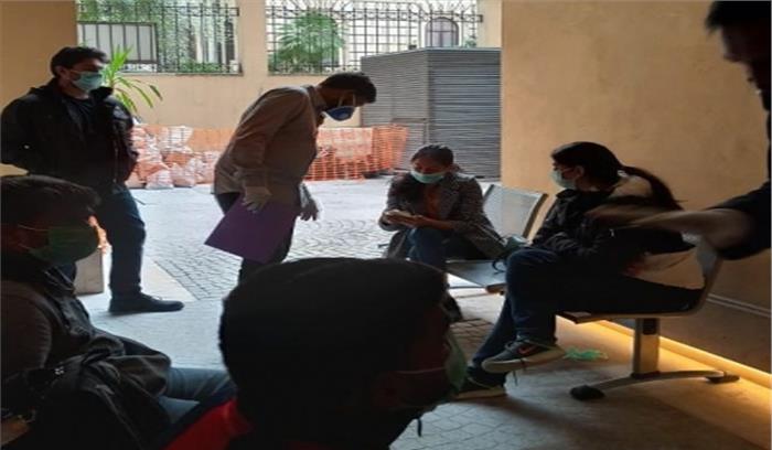 कोरोना ने कनॉट प्लेस के कारोबार को मानो आईसीयू में पहुंचा दिया