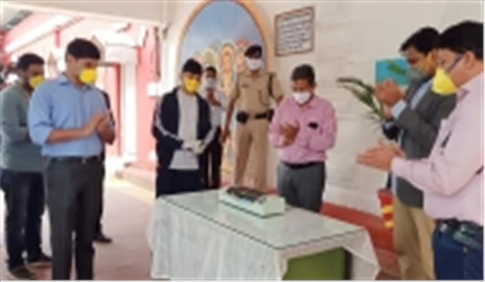 झारखंड में आईएएस अधिकारी ने बनायी नोट, टिकट को संक्रमणमुक्त करने की मशीन