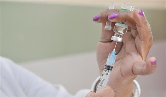 कोरोना टीका की बजाय लगाया सलाइन सेलूशन का इंजेक्शन