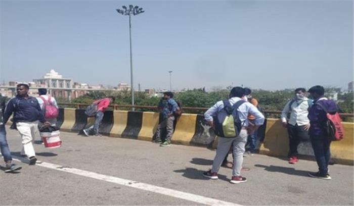 कोरोना प्रभाव : परिवहन बंद, मजदूर मीलों दूर पैदल चलने पर मजबूर