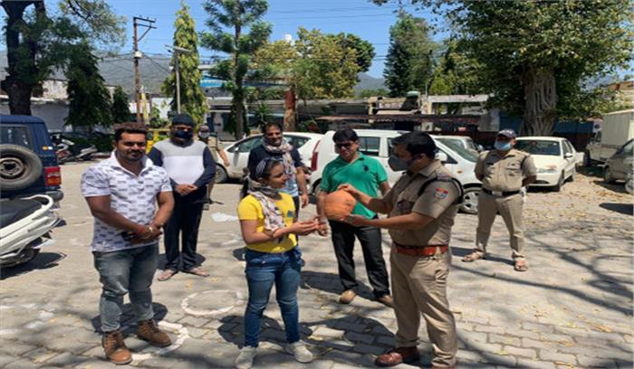 कोरोना त्रासदी में जब 11 साल की आलिया कोतवाल को गुल्लक दे आई