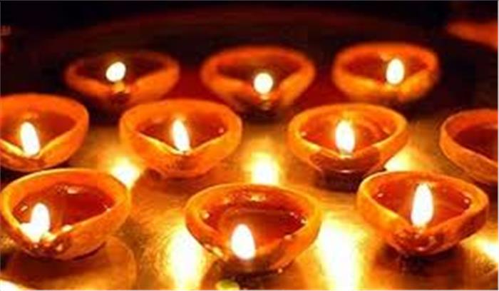 कोरोना की जंग में पांच ऐतिहासिक स्मारकों पर दीप प्रज्ज्वलित