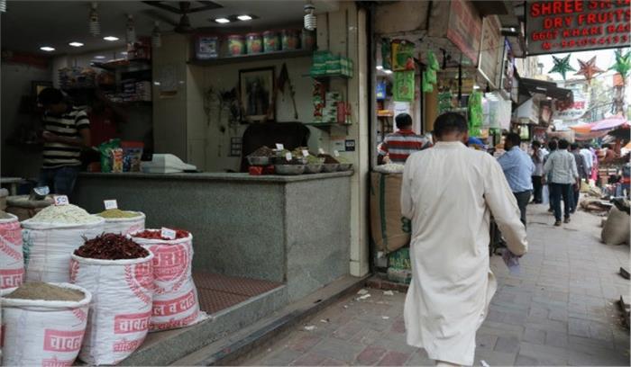 लॉट्स ने किराना दुकानों पर सुरक्षा सुनिश्चित करने के लिए किट वितरित किए