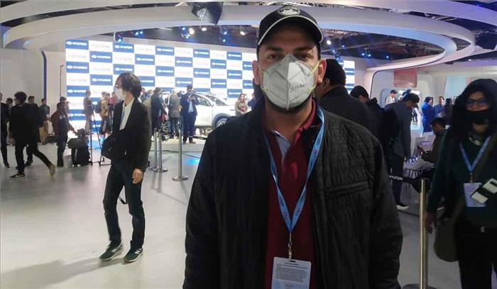 ऑटो एक्सो 2020 में कोरोनावायरस का डर, हर जगह दिखा मास्क