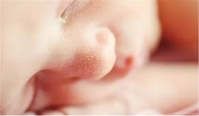 मां का दूध बच्चे को देगा कोरोना से लड़ने की ताकत : विशेषज्ञ मां का दूध बच्चे को देगा कोरोना से लड़ने की ताकत : विशेषज्ञ