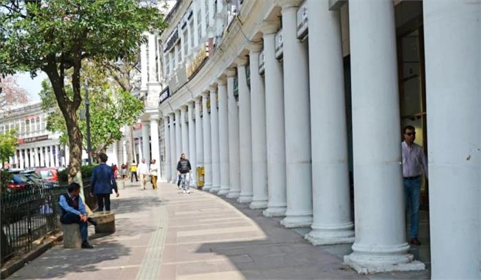 कोरोनावायरस : दिल्ली के थोक बाजारों में अभी भी लोगों की भीड़