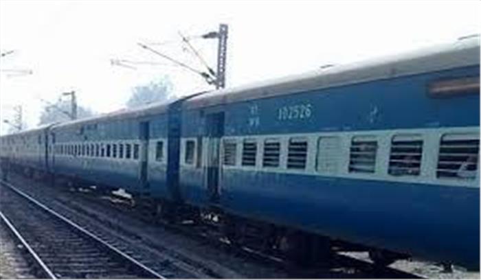 भारतीय रेल ने अब तक 155 जोड़ी ट्रेनों को किया रद्द