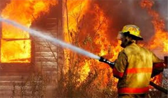 देश में 14 साल में आग दुर्घटनाओं में 3 लाख लोगों की मौत देश में 14 साल में आग दुर्घटनाओं में 3 लाख लोगों की मौत