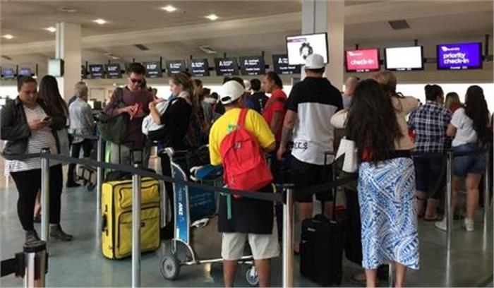 यात्रियों पर पड़ती है उड़ान रद्द होने की मार