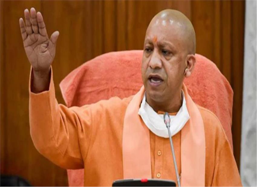 देश फतवों से नहीं, संविधान से चलेगा : योगी