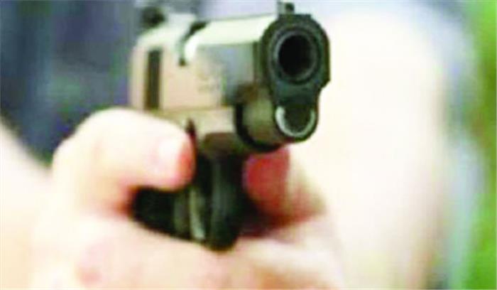 बदमाशों ने सेल्समैन को मारी गोली, मौत